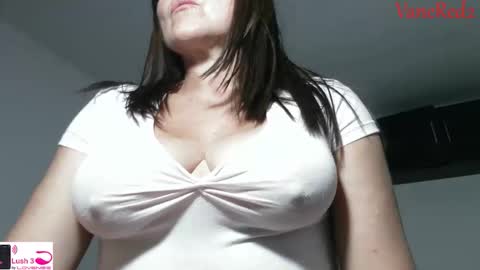 Snapshot of vanessared2 chatting on 10, 10, 2025 Vanesared2 online show from 10, 10, 2025