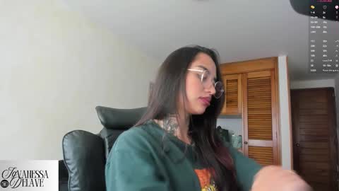 Snapshot of vanessart_ chatting on 10, 9, 2025 Vanessa online show from 10, 9, 2025