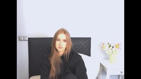 Snapshot of vanessatrue chatting on 19, 12, 2025 VanessaTrue online show from 19, 12, 2025