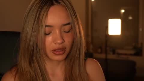 Snapshot of vanesse_ chatting on 8, 4, 2026 Irina online show from 8, 4, 2026