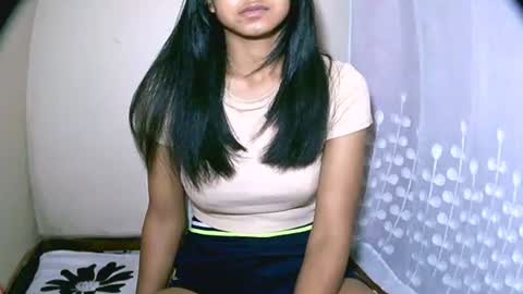 Snapshot of vanih27 chatting on 8, 7, 2026 vanih27 online show from 8, 7, 2026