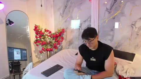 vanilla_hot_ online show from 3, 12, 2025