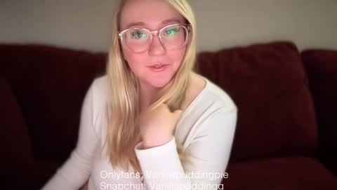 Snapshot of vanillapuddingpie chatting on 6, 12, 2024 vanillapuddingpie online show from 6, 12, 2024
