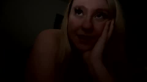 Snapshot of vanillapuddingpie chatting on 11, 12, 2024 vanillapuddingpie online show from 11, 12, 2024