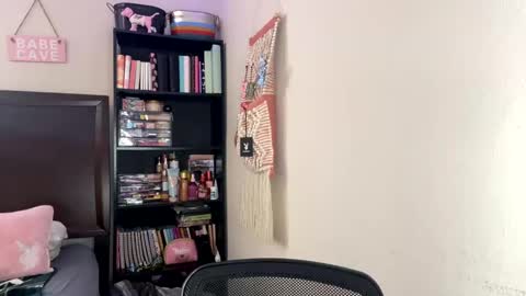 Snapshot of vanillapuddingpie chatting on 9, 9, 2025 vanillapuddingpie online show from 9, 9, 2025