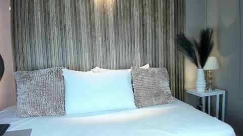 V A N N E S A   online show from 24, 10, 2025