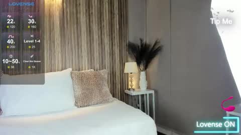 V A N N E S A   online show from 18, 11, 2025