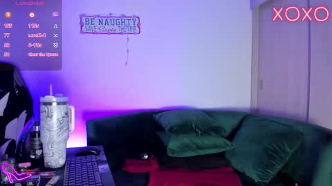 Snapshot of vannecute1 chatting on 12, 1, 2026 Megan Rosse online show from 12, 1, 2026