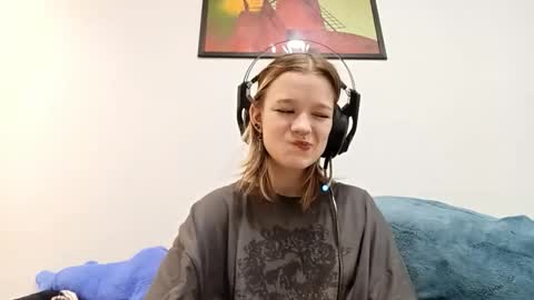 Snapshot of vannessablumer chatting on 25, 9, 2025 Viola online show from 25, 9, 2025