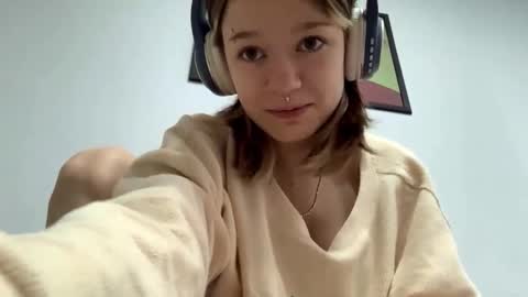 Snapshot of vannessablumer chatting on 28, 9, 2025 Viola online show from 28, 9, 2025