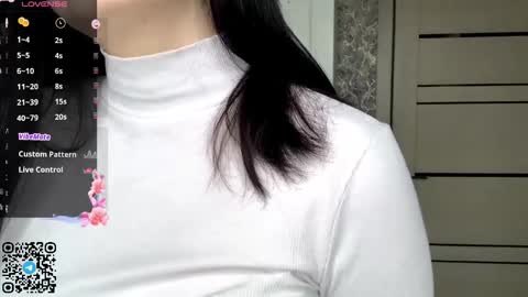 Snapshot of vannessablumer chatting on 24, 4, 2026 Viola online show from 24, 4, 2026