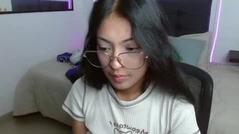 Snapshot of vannesweet_ chatting on 21, 4, 2026 vane online show from 21, 4, 2026