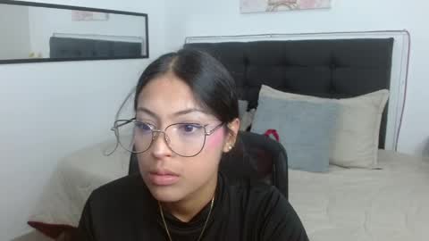 Snapshot of vannesweet_ chatting on 26, 4, 2026 vane online show from 26, 4, 2026