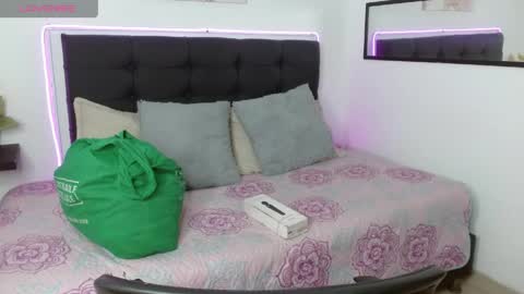 Snapshot of vannesweet_ chatting on 25, 5, 2026 vane online show from 25, 5, 2026