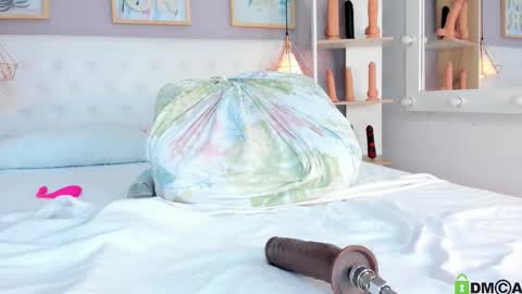 vannia smith  online show from 25, 2, 2026