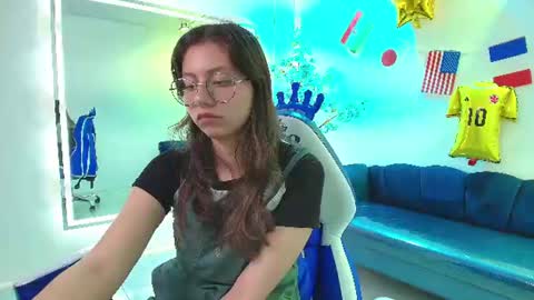 vannia t18 online show from 17, 6, 2026
