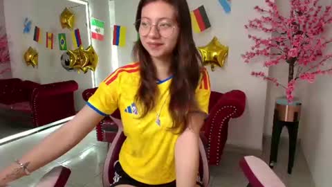 vannia t18 online show from 19, 6, 2026