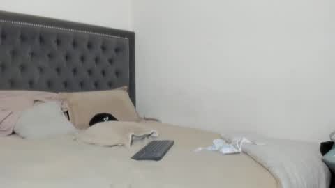 Vannesa online show from 4, 3, 2025