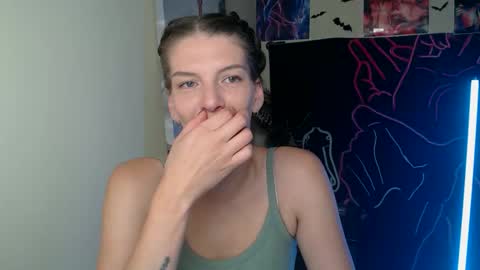 Snapshot of vanrey_ chatting on 28, 9, 2025 Vanessa online show from 28, 9, 2025