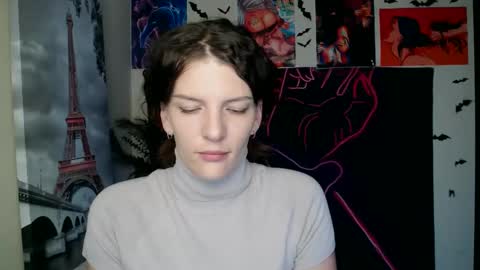 Snapshot of vanrey_ chatting on 7, 10, 2025 Vanessa online show from 7, 10, 2025