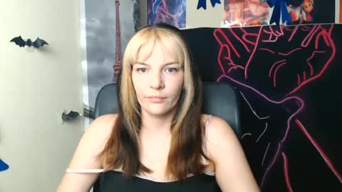 Snapshot of vanrey_ chatting on 21, 6, 2026 Vanessa online show from 21, 6, 2026