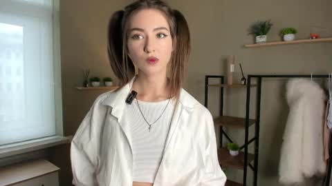 Snapshot of vanvanvibe chatting on 19, 4, 2026 Charline online show from 19, 4, 2026