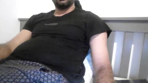 Snapshot of varghese28 chatting on 5, 12, 2025 kerala mallu boy online show from 5, 12, 2025