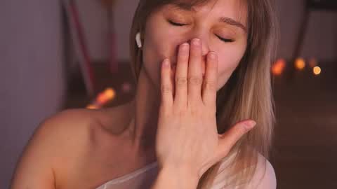 Heeeeey Im Hanna the art of tease  online show from 20, 2, 2025