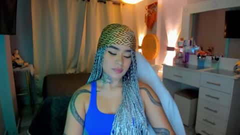 Snapshot of vayolett_bass chatting on 5, 3, 2026 Vayolett Bass online show from 5, 3, 2026