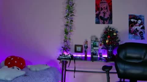 Vayolett online show from 25, 12, 2024