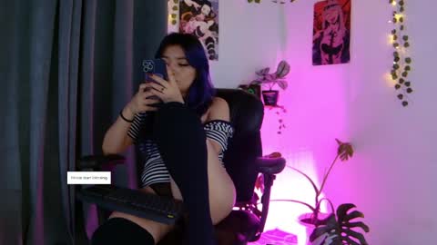 Snapshot of vayolett_dakotta chatting on 7, 4, 2026 Vayolett online show from 7, 4, 2026