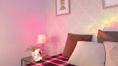 Vee Simons online show from 25, 10, 2025