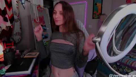 Snapshot of veeweatherbee chatting on 12, 5, 2026 Violet Weatherbee online show from 12, 5, 2026