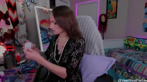 Snapshot of veeweatherbee chatting on 16, 5, 2026 Violet Weatherbee online show from 16, 5, 2026