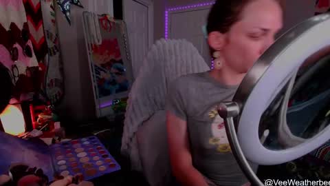 Snapshot of veeweatherbee chatting on 20, 5, 2026 Violet Weatherbee online show from 20, 5, 2026