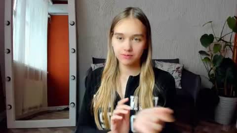 Snapshot of vel1ka chatting on 24, 10, 2025 Barbara online show from 24, 10, 2025