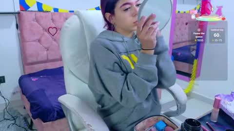 Snapshot of velinahoneyy chatting on 9, 7, 2026 velinahoneyy online show from 9, 7, 2026