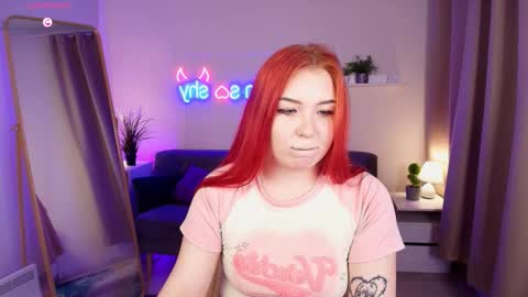 Snapshot of velissealace chatting on 3, 11, 2025 Alice online show from 3, 11, 2025