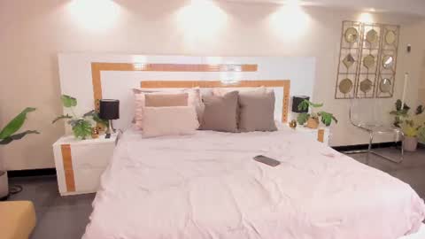 veluna_ online show from 15, 7, 2026