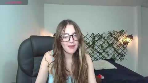 Snapshot of velvet__moon chatting on 17, 3, 2026 Sophi online show from 17, 3, 2026