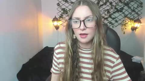 Snapshot of velvet__moon chatting on 26, 3, 2026 Sophi online show from 26, 3, 2026