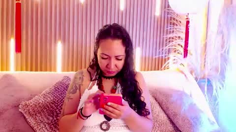 Snapshot of velvet_curly chatting on 9, 5, 2026 Emma Curly online show from 9, 5, 2026