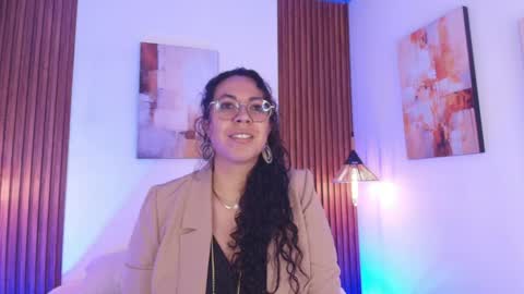 Snapshot of velvet_curly chatting on 11, 5, 2026 Emma Curly online show from 11, 5, 2026