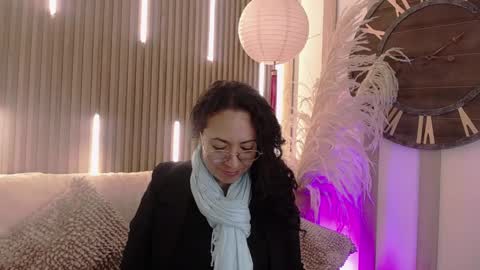 Snapshot of velvet_curly chatting on 12, 5, 2026 Emma Curly online show from 12, 5, 2026