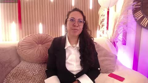 Snapshot of velvet_curly chatting on 13, 5, 2026 Emma Curly online show from 13, 5, 2026