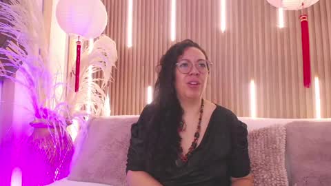 Snapshot of velvet_curly chatting on 29, 5, 2026 Emma Curly online show from 29, 5, 2026