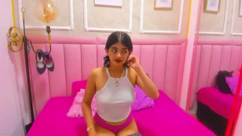 Snapshot of velvet_giirll chatting on 7, 7, 2026 velvet_giirll online show from 7, 7, 2026
