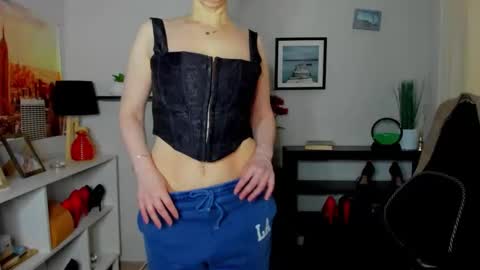 Snapshot of velvet_jasmine chatting on 15, 11, 2025 Jasmine online show from 15, 11, 2025