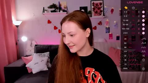 Snapshot of velvetcherry_ chatting on 17, 4, 2026 Mia online show from 17, 4, 2026