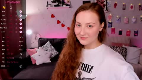 Snapshot of velvetcherry_ chatting on 19, 4, 2026 Mia online show from 19, 4, 2026